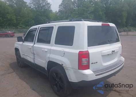 2013 Jeep Patriot Latitude z USA, uszkodzony, nr VIN 1C4NJRFB0DD192230